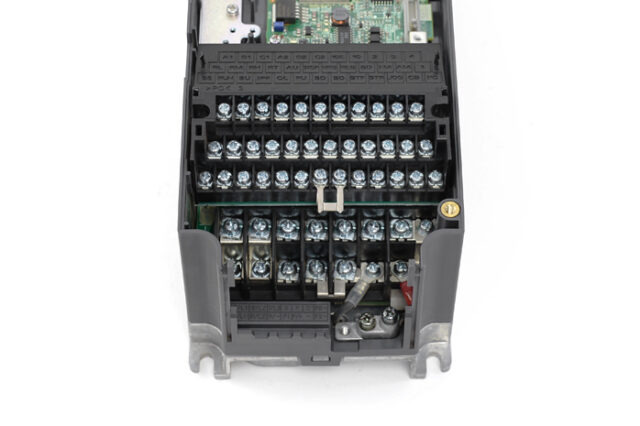 Biến tần Mitsubishi FR-A720-0.4K - Hình ảnh 2